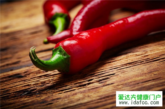 泡椒对身体的危害有哪些？太能吃辣对身体有哪些危害