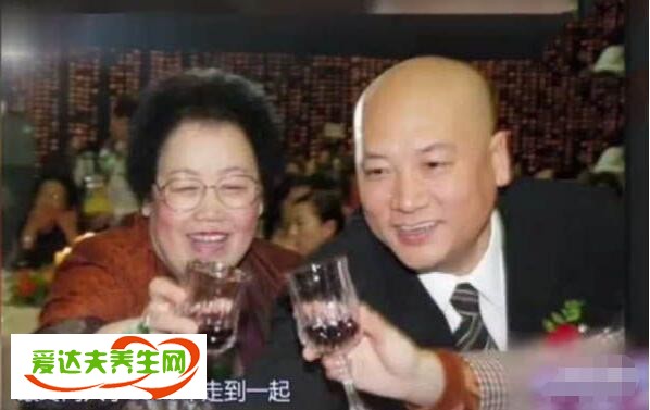 迟重瑞有过几次婚姻 迟重瑞现任妻子陈丽华被曝资产过亿