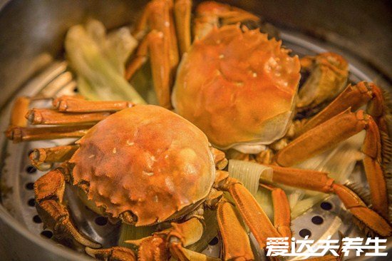 蒸螃蟹是冷水下锅还是热水下锅好，都可以但冷水下锅肉质很好