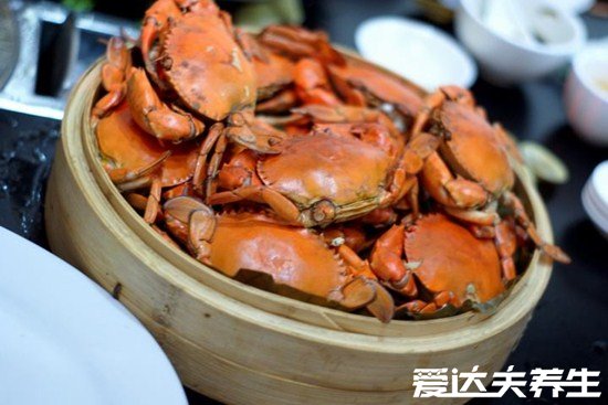 蒸螃蟹是冷水下锅还是热水下锅好，都可以但冷水下锅肉质很好