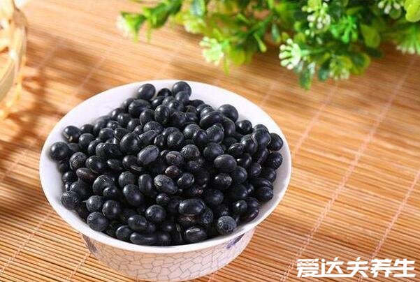 黑豆的功效与作用禁忌，可以补血养肾但寒凉体质少吃