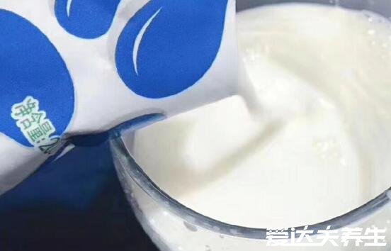 生牛乳是什么意思它与纯牛奶有什么区别，看清这三点千万别融混