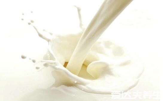 纯牛奶的功效与作用，能强身健体/补脑益智等(青少年必备饮品)
