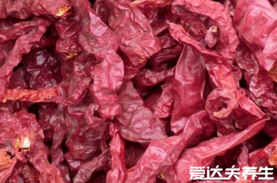 秦椒图片及与普通辣椒的区别，外形不同/味道更辣肠胃疾病者勿食