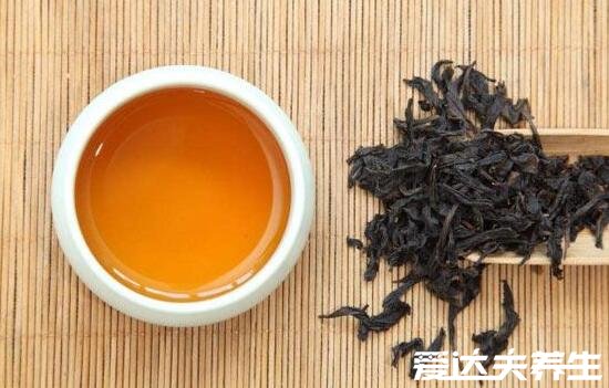 红茶和绿茶的区别，无论是颜色还是制作工艺皆不相同