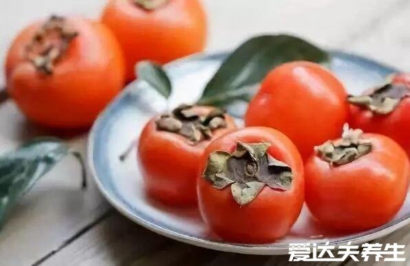 吃柿子的12个禁忌，与高蛋白质高淀粉食物同吃都会消化不良