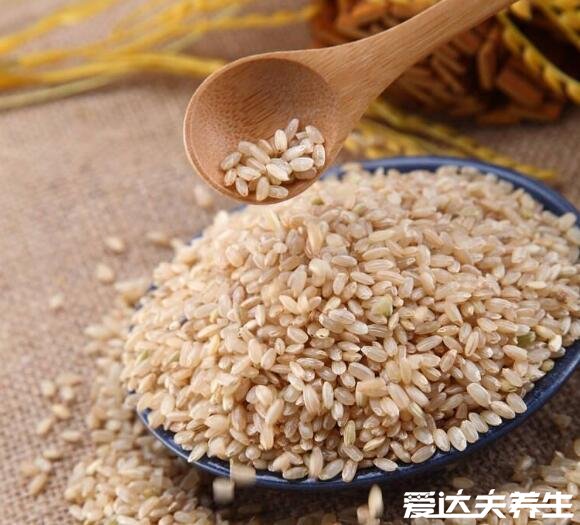 糙米是什么米，糙米的功效与作用禁忌(只脱壳的稻米)