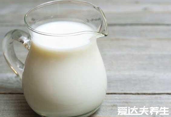 纯牛奶可以加热吗，喝牛奶的主要事项有哪些(可以加热/不可煮沸)