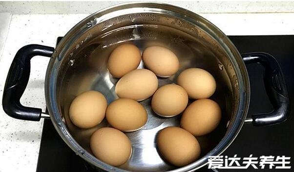 鸡蛋冷水下锅煮几分钟，10分钟全熟无菌营养价值最高(附煮蛋窍门)
