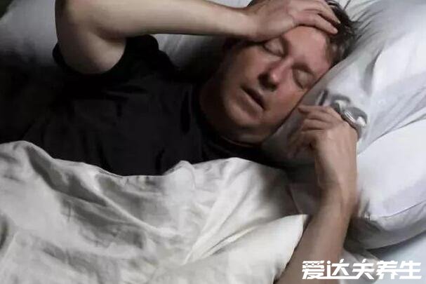 晚上睡觉出汗是什么原因男人，除了天气热做噩梦还可能是肾虚了