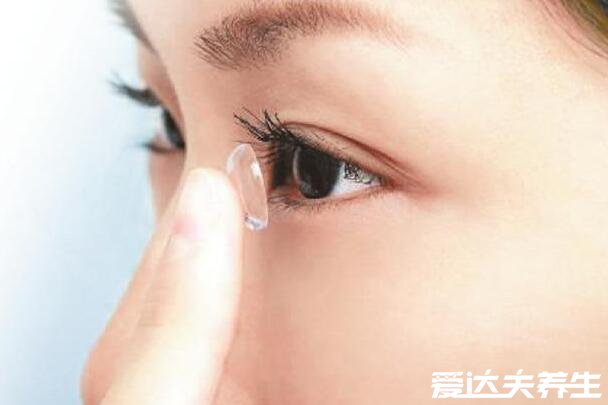 长期戴隐形眼镜的危害，容易导致角膜炎等多种眼疾(6大注意事项)