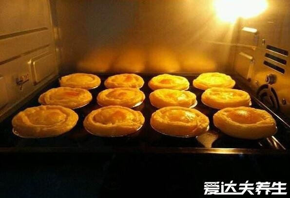 烤蛋挞的温度和时间，大烤箱设置210℃烤15分钟上色即可