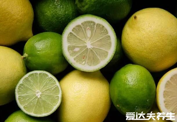 青柠檬和黄柠檬的区别，青柠檬维C含量更高吃起来更酸