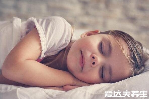 孩子睡前一招长高十厘米的方法，每晚9点前睡觉最重要