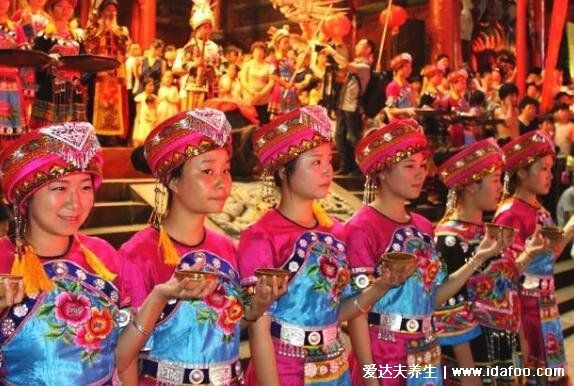 春节的来历和风俗习惯，除了要贴春联外还有这6大习俗