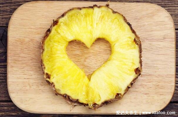 菠萝的功效与作用禁忌，不仅美容美肤还能开胃消食(不可空腹吃)