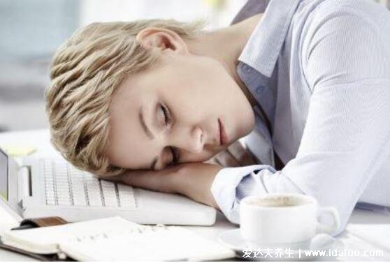 1分钟立马睡着的方法，按摩失眠穴彻底告别失眠