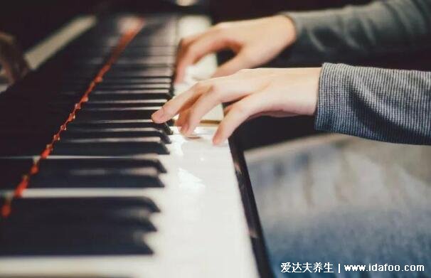 十种不适合学钢琴的人，手指基础是硬性条件强求不来
