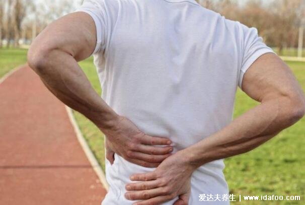 重视后背疼的原因，5个疾病会引起后背疼(最严重的是肝胆疾病)