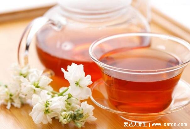 红茶的功效与作用禁忌，健脾养胃抗衰老不要空腹喝