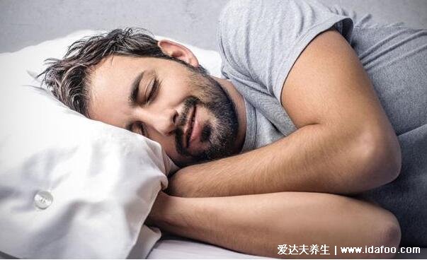 男人晚上睡觉出虚汗是怎么回事，肾阴虚还有可能是大病症状