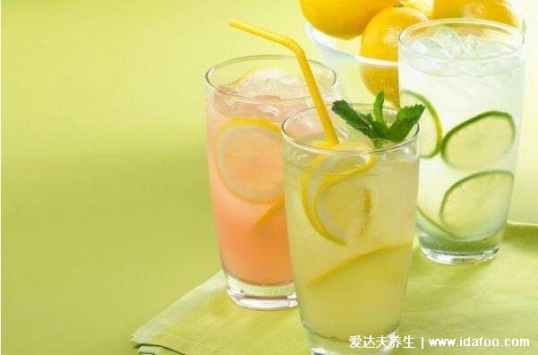柠檬泡水喝有什么作用与功效，美白淡斑/清肠排毒(附正确泡法)