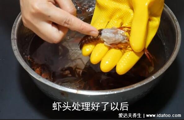 龙虾怎么洗简单又干净，用盐白醋啤酒五个步骤洗简单又干净(视频)