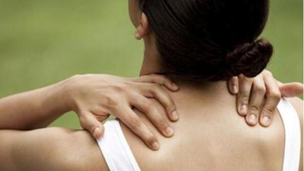 背部疼痛是什么原因引起的，后背疼痛位置图详解(5大疾病)