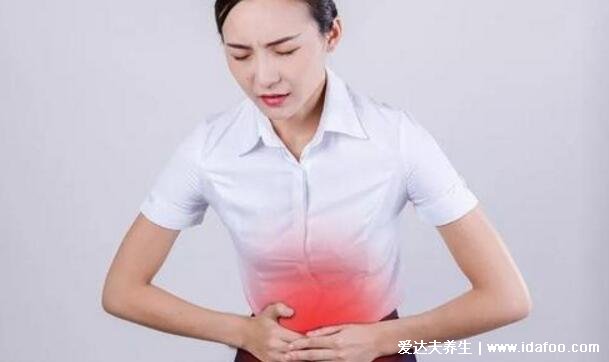 盆腔炎有2个明显症状，下腹疼痛白带异常有臭味/严重会导致不孕