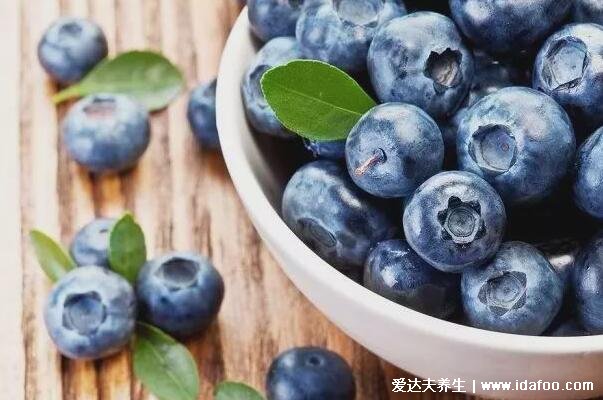 蓝莓一天吃多少为宜，10-20颗最佳附蓝莓的功效与作用禁忌