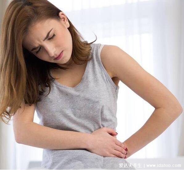 女性左上腹疼痛位置图，警惕胃病和胰腺炎