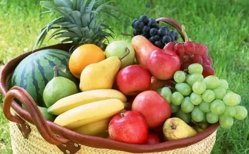 坐月子必吃的12种水果，阳虚怕冷可以吃葡萄（养颜又补气血）