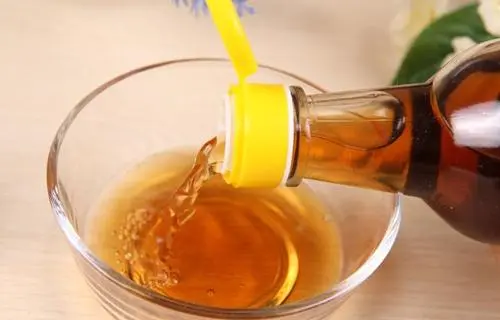 白醋减肥三天瘦八斤，可以将白醋蜂蜜一起服用（附四个方法）