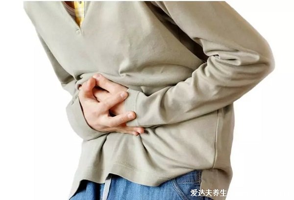 胃疼是哪个部位疼图片，在上腹位置(胃疼还伴有恶心)