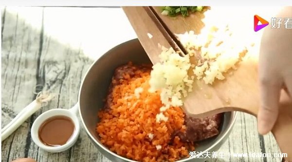 牛肉配啥菜包饺子好吃，牛肉胡萝卜就很好吃(附视频做法)