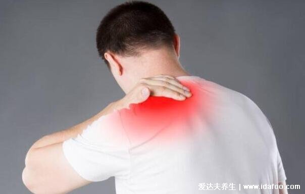 左肩膀痛警惕四种病，从上背部放射至左肩疼的警惕肺癌