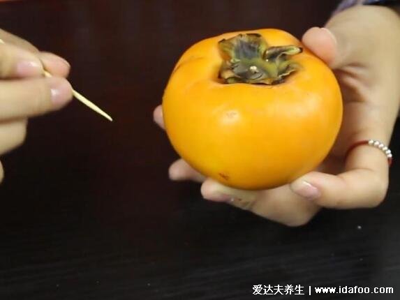 柿子怎么催熟最简单的方法，可用苹果/温水/石灰水帮助催熟