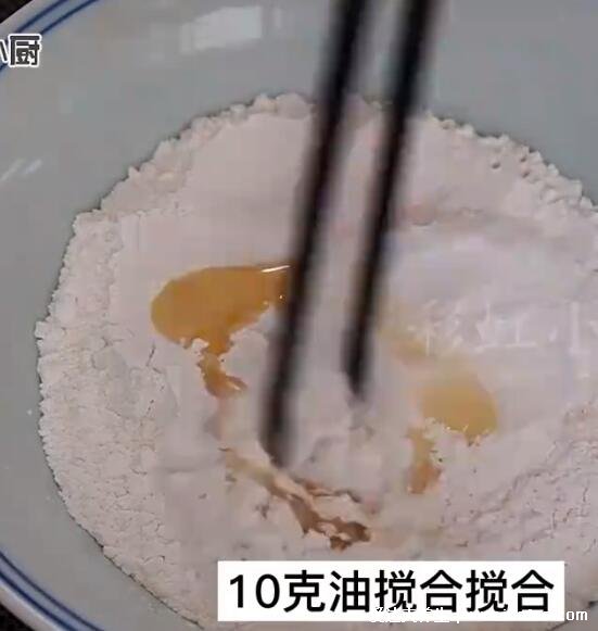 糯米粉可以做什么好吃的简单方便，糯米饼只需三种调料(附视频)