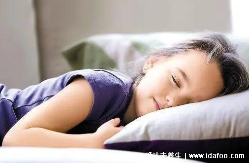 睡前一招长高十厘米，睡前喝牛奶(2021年1一10岁儿童身高表)