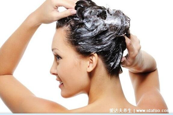 为什么染发前一天不洗头，防有害物质伤害头皮(头发油脂可保护头皮)