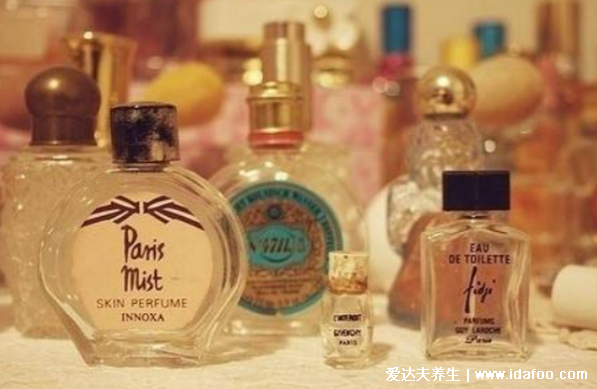 十大公认最好闻的香水，反转巴黎和黑鸦片你更喜欢哪一款呢