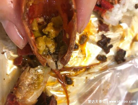 小龙虾头里的是虾黄吗，不止有虾黄还有器官以及寄生虫(不建议吃)