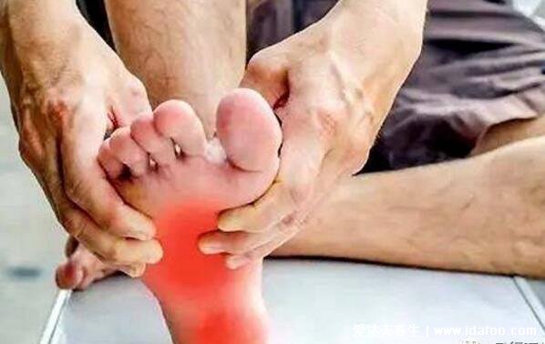 千万不要在脚麻的时候走路，不同症状的脚麻暗示多种疾病
