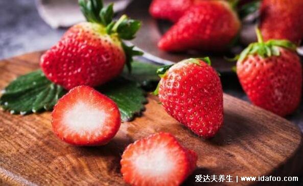 草莓是不是减肥水果，30大卡/100克低热量适量吃能减肥