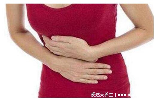胆囊炎症状疼痛位置图，右上腹疼痛饮食油腻后可加重(女性要注意)