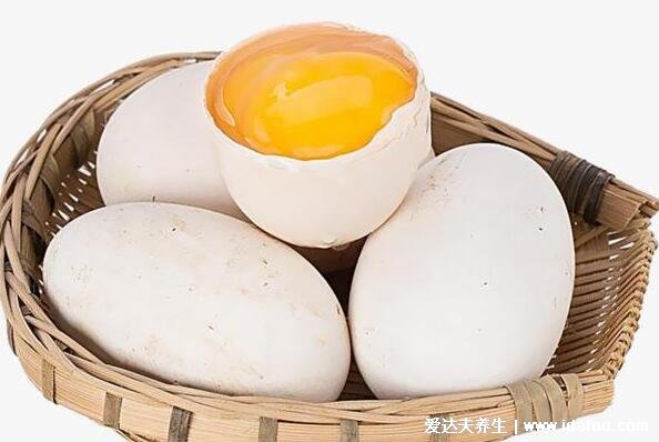 女性长期吃鹅蛋的好处，可增加皮肤弹性/预防子宫受寒(5大好处)