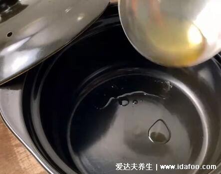 砂锅第一次用需要怎么处理，不裂开不粘锅的五个步骤(熬米粥防止开裂)