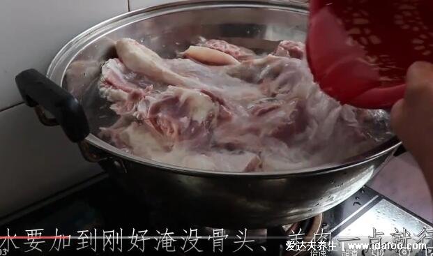 羊肉怎么炖好吃又烂没腥味，注意炖羊肉不能少的四种调料(视频)