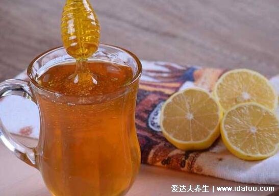 蜂蜜水怎样喝减肥，冲泡蜂蜜水不宜超过100毫升(4个方面要注意)