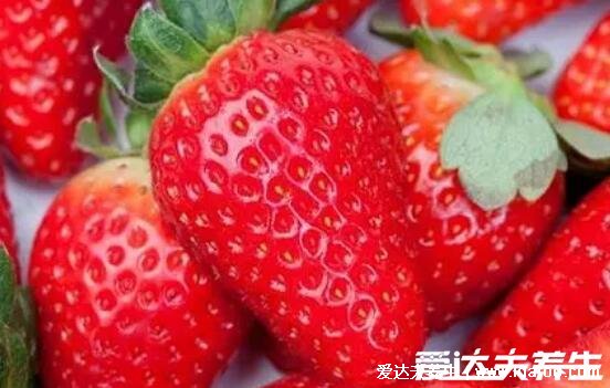 草莓是热性还是凉性，是凉性/经期食用小心痛经(附水果寒热性一览表)